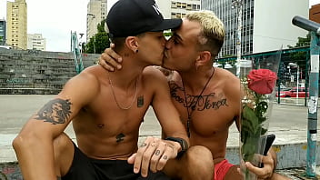 Kadu Ventrí E Edu Freitas - A Visita Do Crush Com Sexo Gostoso free video